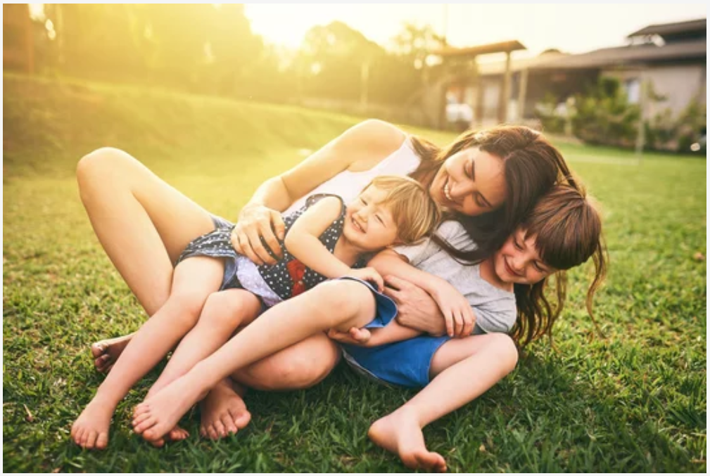 mom-child-tbi-stock 3